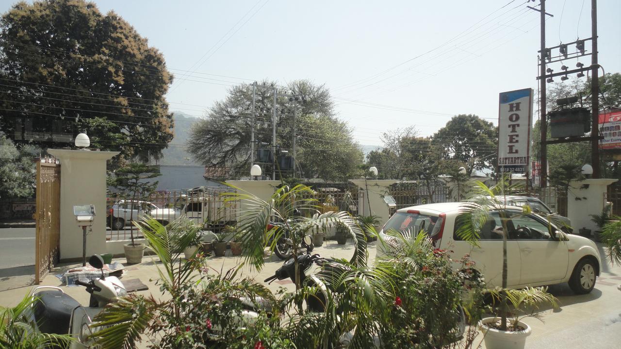 Kāthgodām Hotel Satyartha المظهر الخارجي الصورة